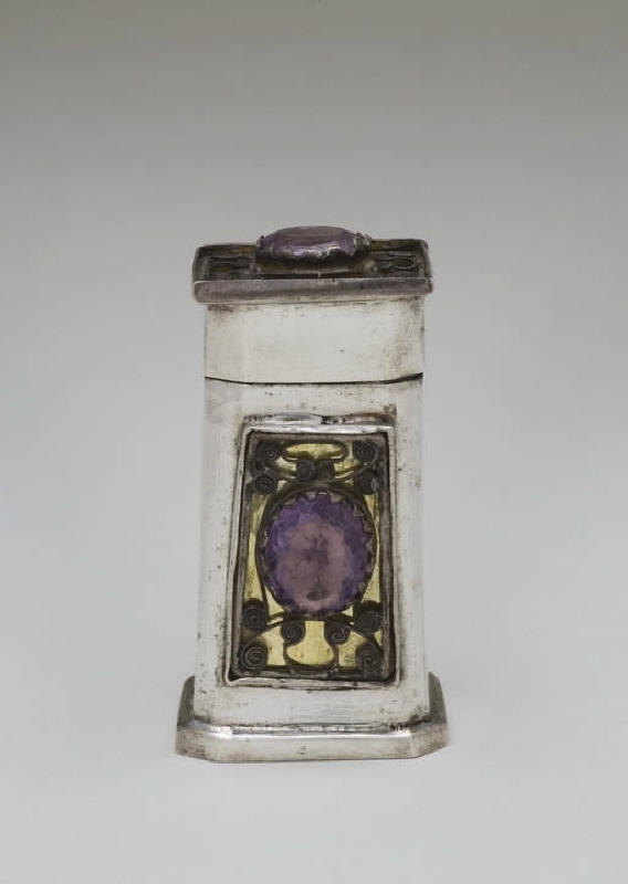Vinaigrette decorated with amethyst