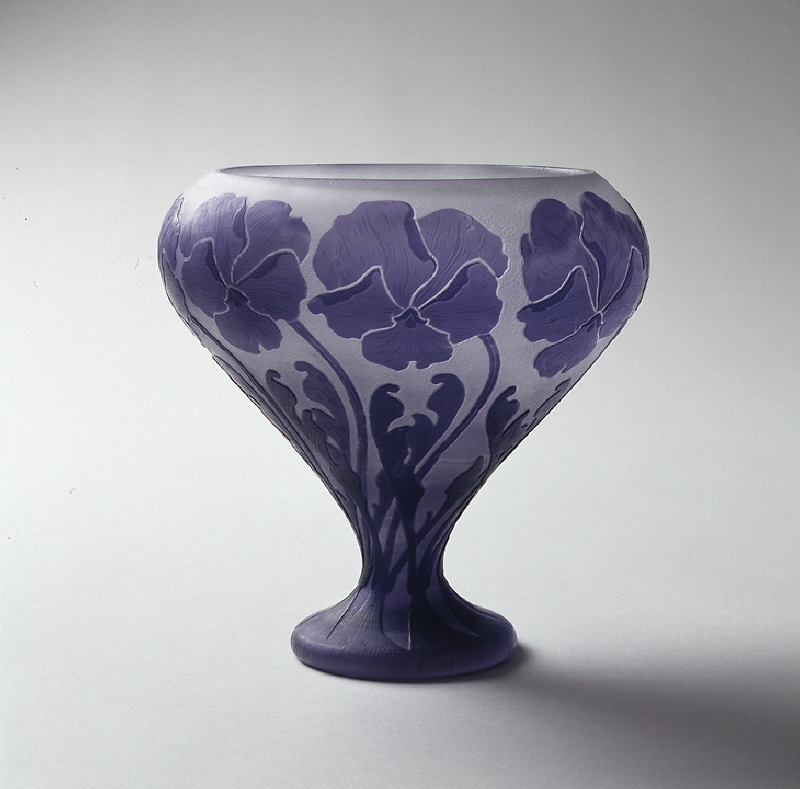 Vase decorated with Violets