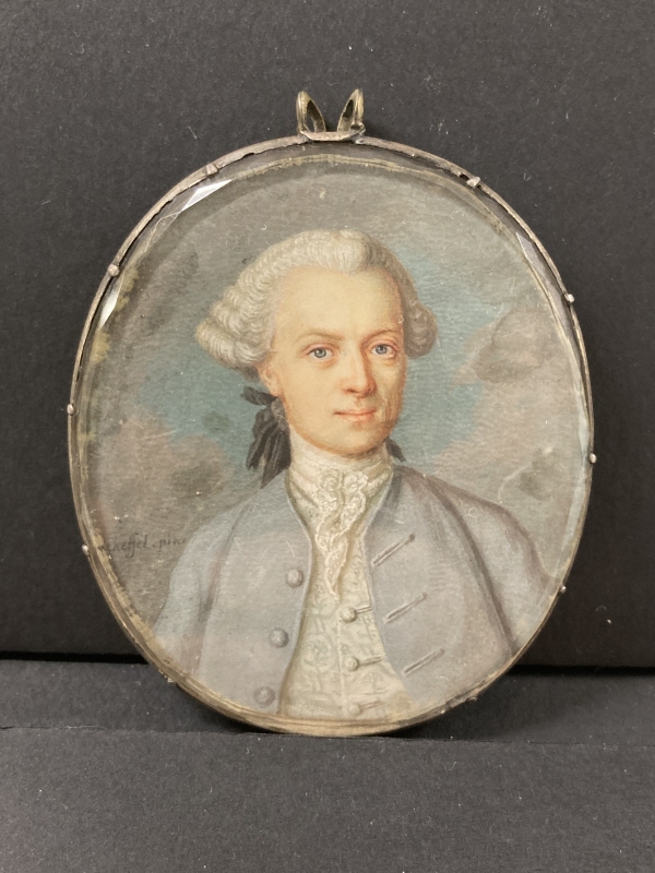 J F Wallius, kamrer möjligen identisk med Johan Fredrik Wallius (d 1803), kungl källarmästare
