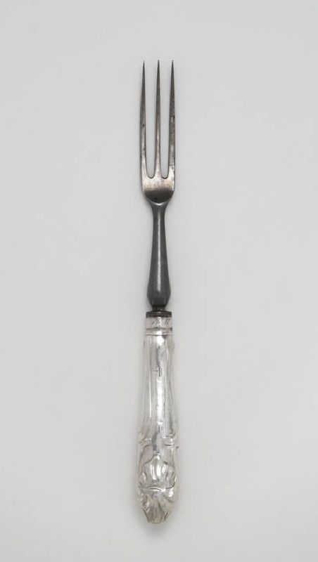 Fork with three tines, handle decorated with rocailles