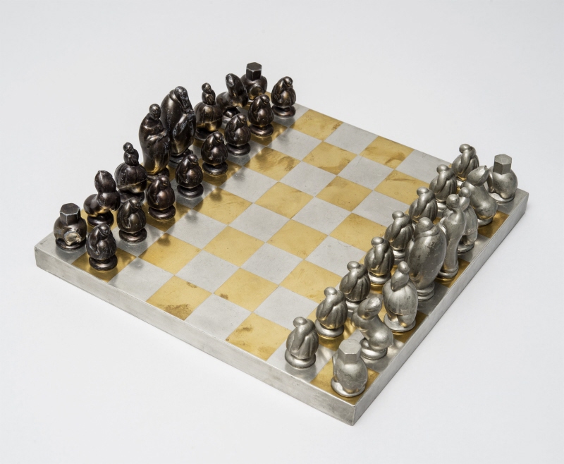 Chess set with chessboard and 32 chess pieces